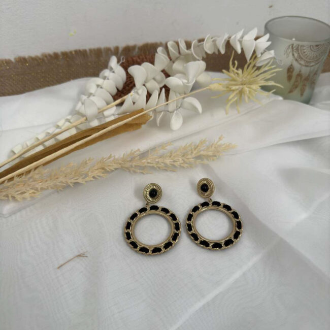 Boucles d'oreilles pendantes noires LIVIA