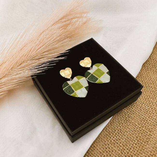 Boucles d'oreilles pendantes ELLA en forme de cœur